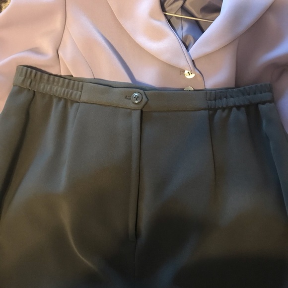 Lilac & gray suit - Picture 6 of 8